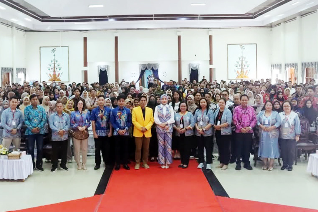 Narsum Seminar Akademik UT Palangka Raya, Ketua Dekranasda Kalteng Dorong Inovasi di Kalangan Mahasiswa