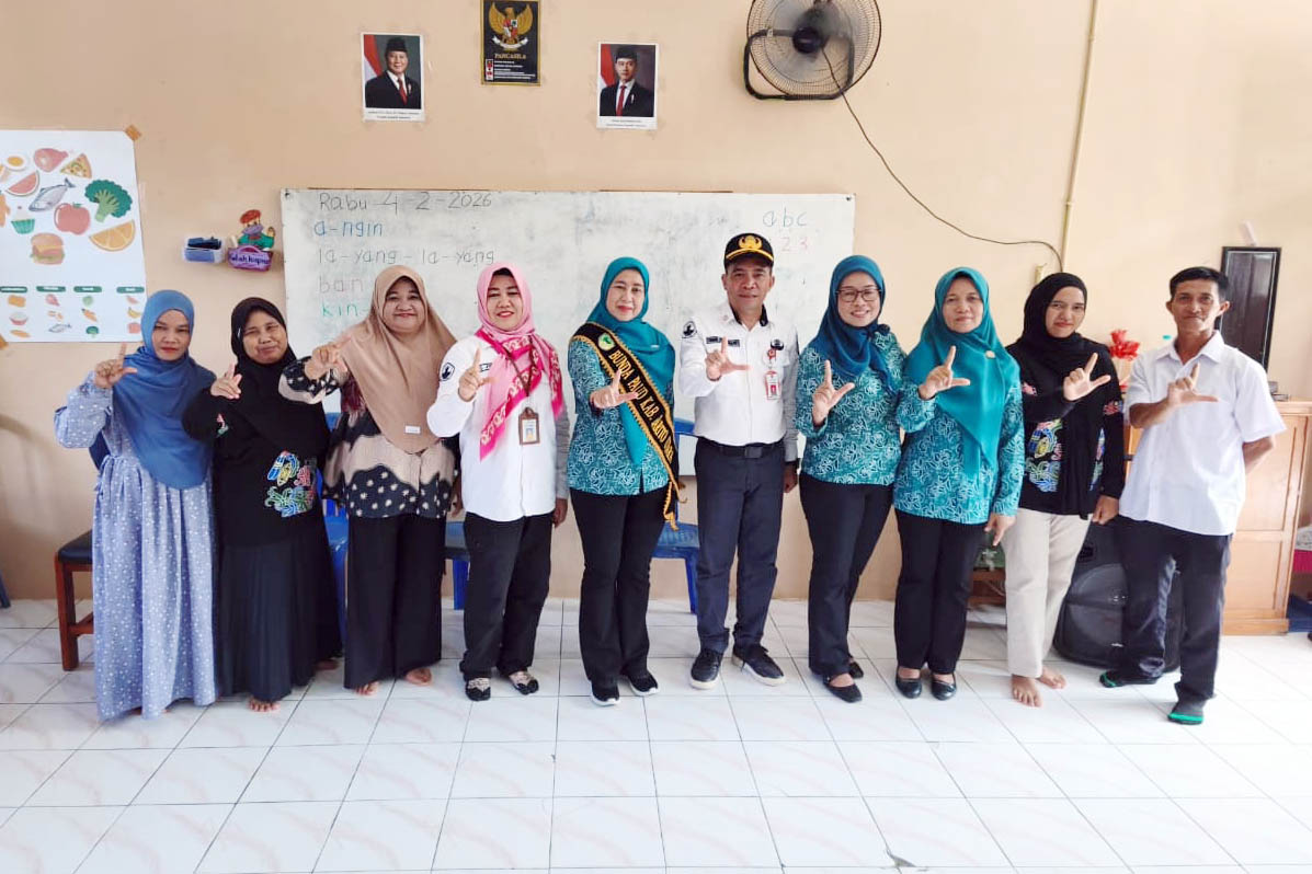 Bunda PAUD Kabupaten Barut Kunjungi TK Negeri Pembina Lahei