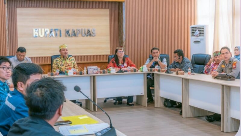 Sekda Pimpin Rapat Mediasi Sengketa Lahan Antara Masyarakat Kapuas Tengah dan PT Asmin Bara Bronang