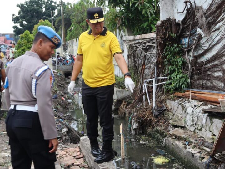 Implementasikan Arahan Presiden, Kapolda Kalteng Ajak Semua Pihak Jaga Kebersihan Pasar Besar