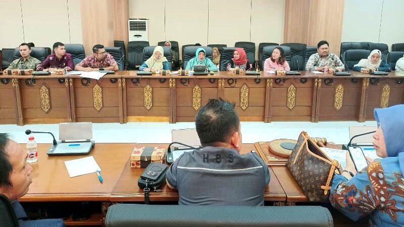 DPRD Soroti Gaji 25 PPPK Paruh Waktu DLH Barut Turun Dibanding Saat Honorer