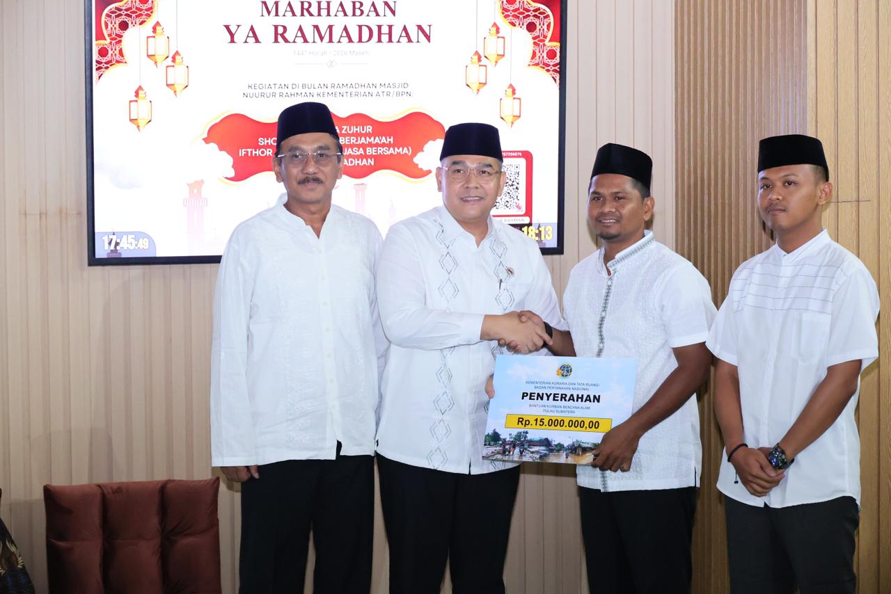 Kementerian ATR/BPN Serahkan Santunan Ramadan bagi ASN Korban Bencana di Aceh