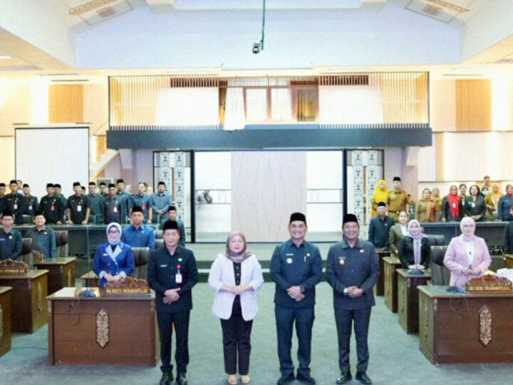 DPRD Barito Utara Gelar Rapur Penyampaian Pendapat Akhir Fraksi Terhadap Raperda