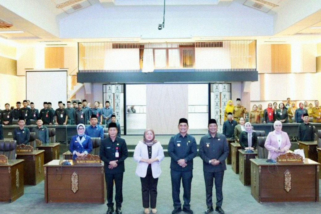 DPRD Barito Utara Gelar Rapur Penyampaian Pendapat Akhir Fraksi Terhadap Raperda