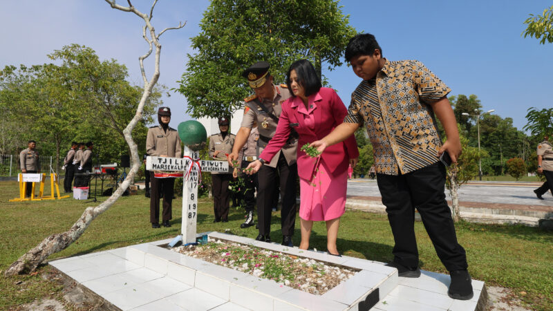 HUT ke-31, Polda Kalteng Gelar Ziarah di TMP Sanaman Lampang, Tegaskan Komitmen Profesionalisme
