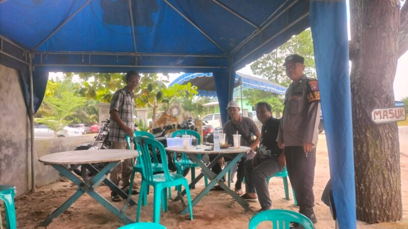 Patroli Humanis, Polsek Bukit Batu Edukasi Pengunjung Soal Keamanan di Surung Danum