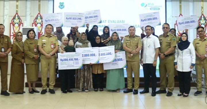 Rapat Evaluasi Jaminan Sosial Ketenagakerjaan Pekerja Rentan dan Penyerahan Santunan Kematian di Kapuas