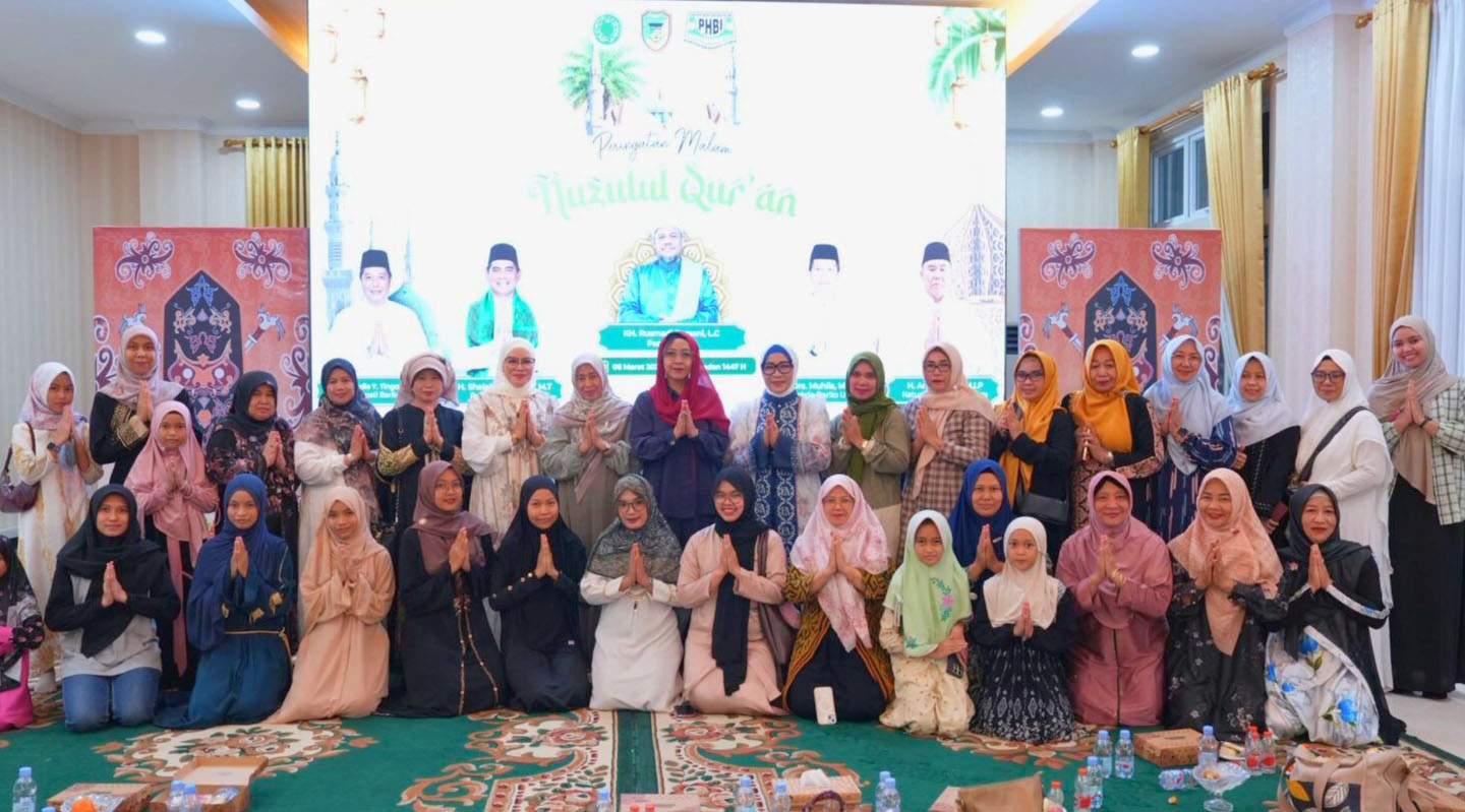 Srikandi DPRD Barut Hadiri Peringatan Nuzulul Quran di Rujab Bupati