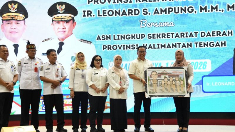 Purna Tugas Usai 35 Tahun Mengabdi, Leonard S. Ampung Ajak ASN Berikan Pelayanan Terbaik Kepada Masyarakat