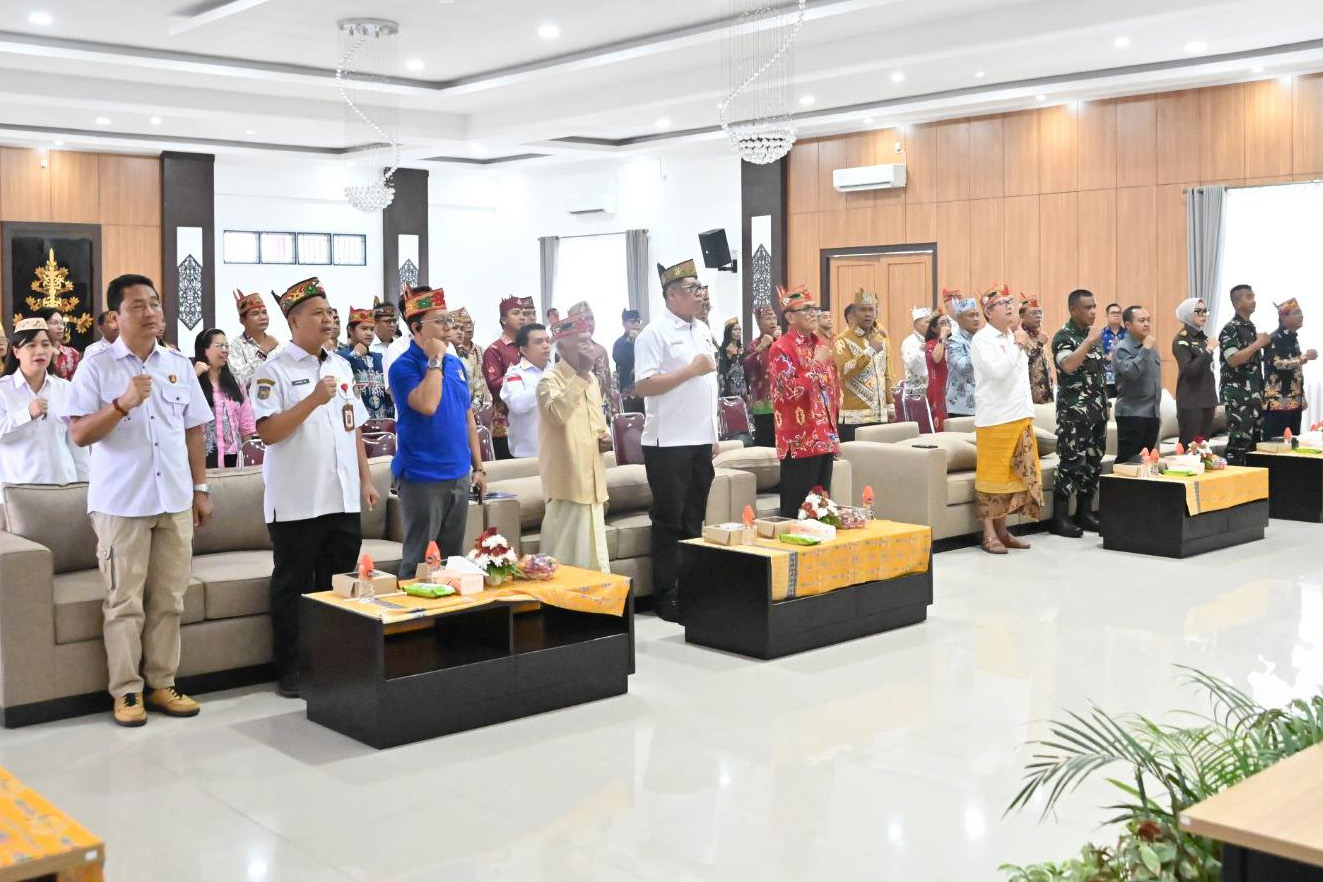 Hadiri Pengukuhan Pengurus LBH Antang Damang, Sahli Darliansjah Tekankan Akses Keadilan bagi Masyarakat