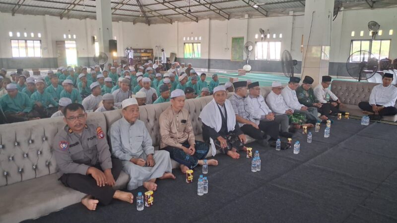 Polresta Palangka Raya Hadiri Wisuda Santri, Wujud Dukungan pada Pendidikan Berbasis Keagamaan