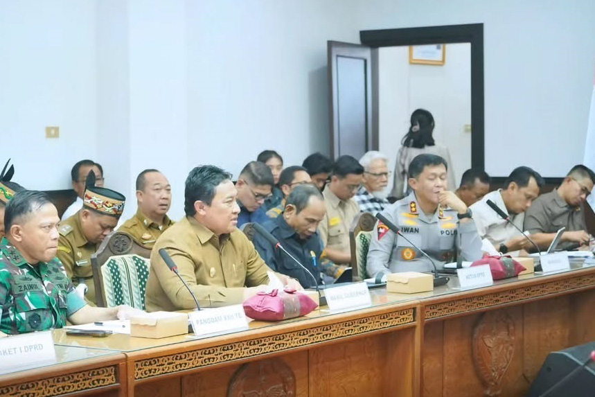 Wagub Ikuti Rapat Dengar Pendapat DPRD Bersama Aliansi Penambang Rakyat Kalimantan Tengah