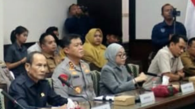 DPRD Kalteng, Pangdam, Kapolda, dan Sekretaris DPRD terima Audiensi Aliansi REFORMATI dan Mahasiswa