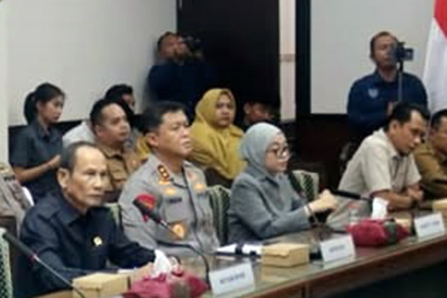 DPRD Kalteng, Pangdam, Kapolda, dan Sekretaris DPRD terima Audiensi Aliansi REFORMATI dan Mahasiswa