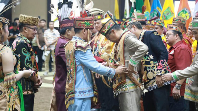 Lantik Pengurus DAD dan BATAMAD, Gubernur : Momentum Perkuat Koordinasi, Satukan Langkah dan Samakan Persepsi