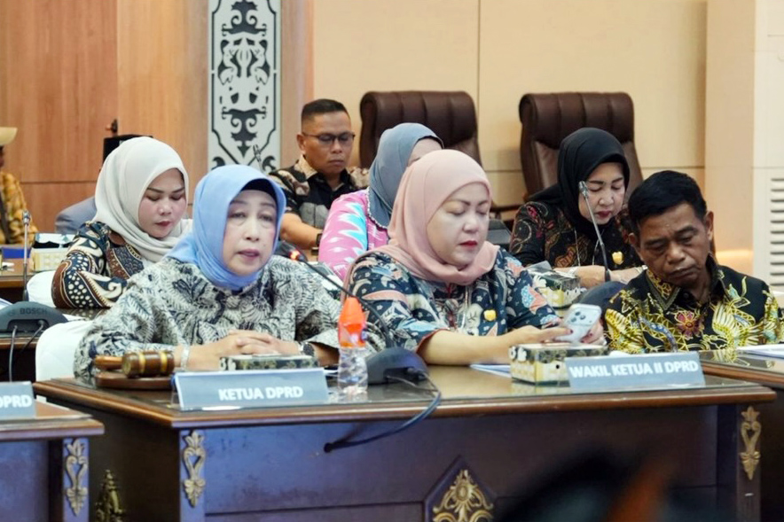 DPRD Ikuti Pemaparan Arah Pembangunan Daerah Melalui Skema Multiyears oleh Bupati Barito Utara