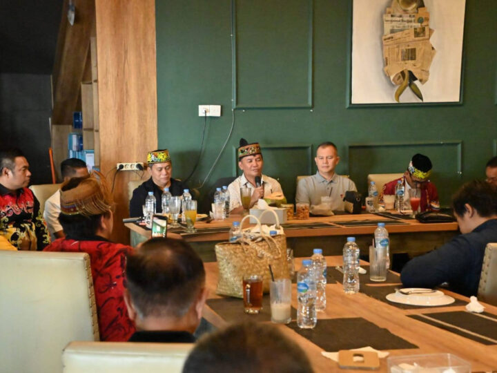 Gubernur Kalteng Hadiri Pertemuan Bersama Tokoh Dayak Kaltim