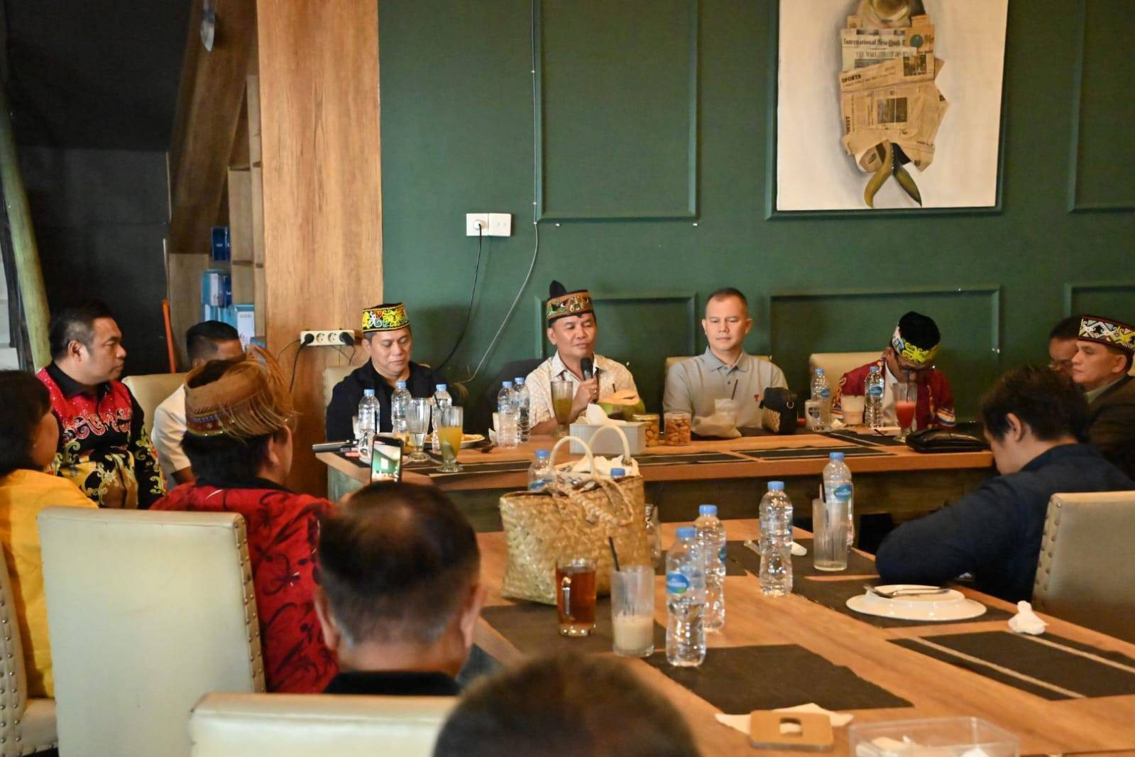 Gubernur Kalteng Hadiri Pertemuan Bersama Tokoh Dayak Kaltim