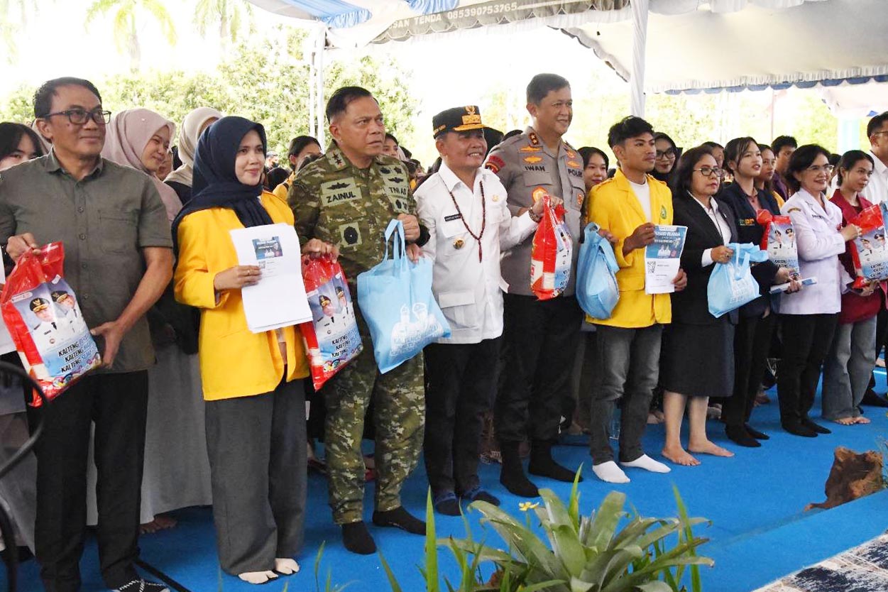 Gubernur Resmi Buka Pasar Murah untuk Mahasiswa pada Momen Hari Jadi Kalteng Ke-69