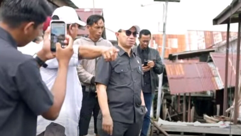 Bentuk Kepedulian, Waket III DPRD Kalteng Kunjungi Lokasi Kebakaran di Kawasan Mendawai