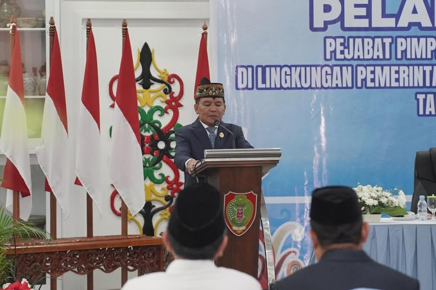 Lantik Enam Pejabat Tinggi Pratama, Gubernur Kalteng Tegaskan Jangan Ada Ego Sektoral