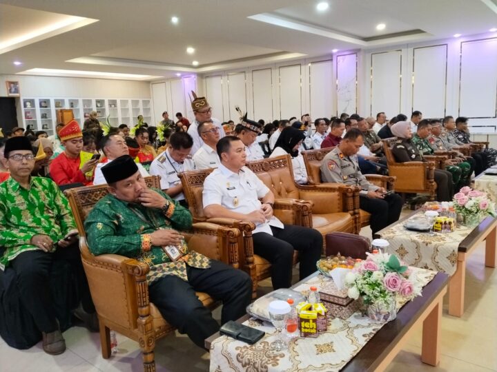 Wabup Kapuas Lepas Kontingen FBIM 2026, Target Tampil Maksimal di Palangka Raya