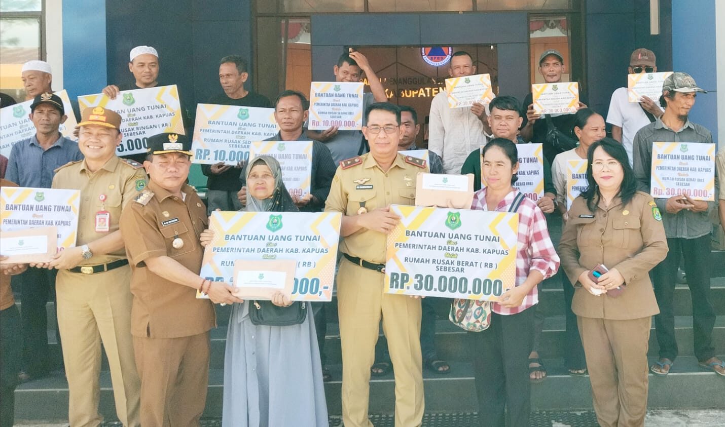 Pemkab Kapuas Serahkan Bantuan untuk Korban Bencana, Bupati Ingatkan Siaga Karhutla di Musim Kemarau