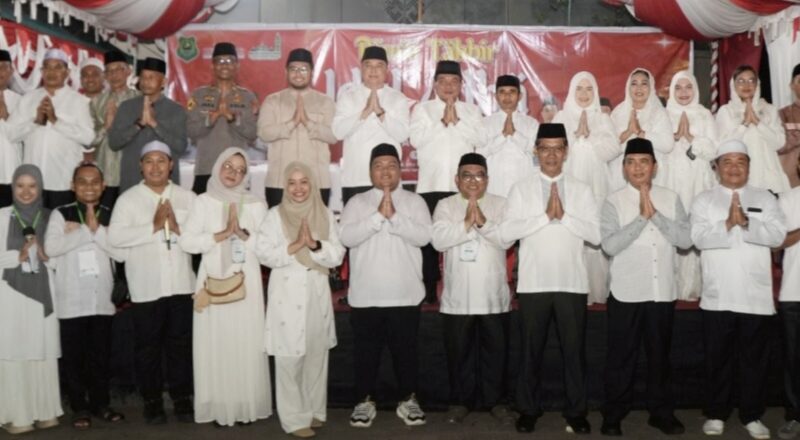 Ribuan Warga Meriahkan Pawai Takbir Idul Adha di Kuala Kapuas