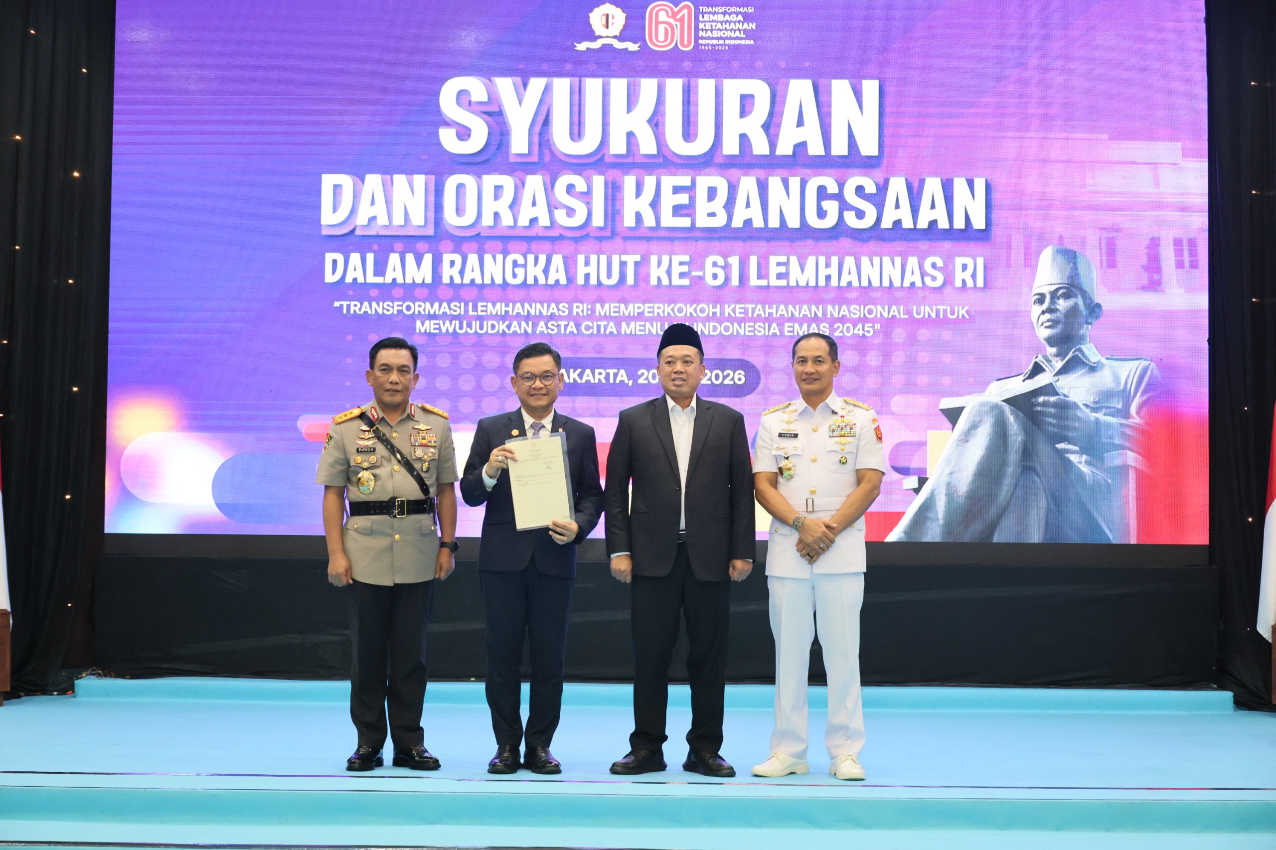 Menteri Nusron Serahkan Sertipikat Aset Lemhannas RI, Tegaskan Pentingnya Perlindungan Aset Negara