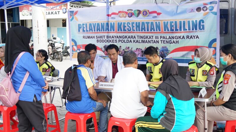 Warga Antusias Manfaatkan Layanan Kesehatan Gratis Rumkit Bhayangkara di CFD Palangka Raya