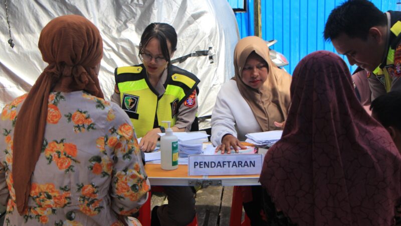 Posyandu Keliling Rumkit Bhayangkara Berikan Layanan Kesehatan Gratis untuk Warga