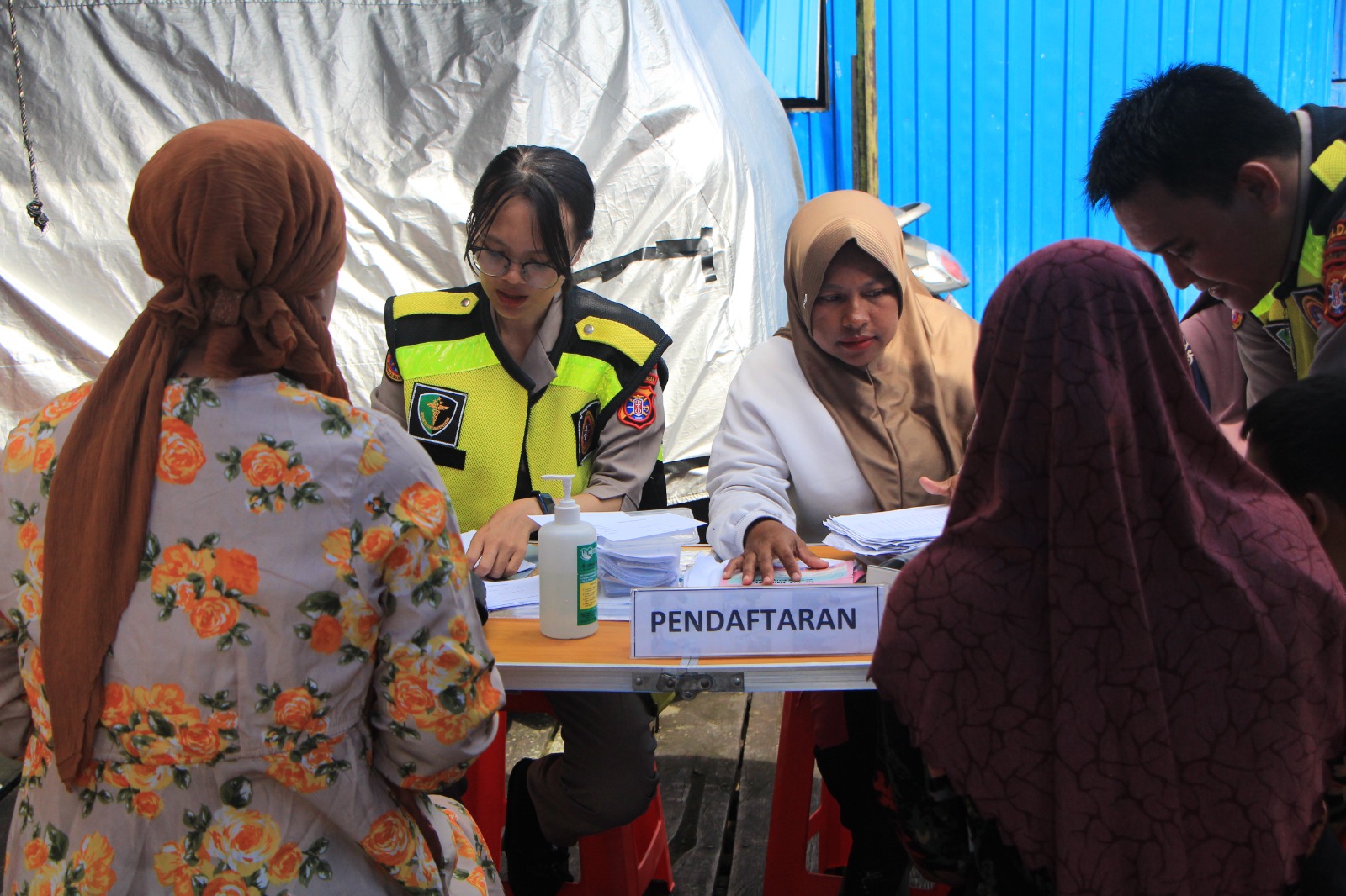 Posyandu Keliling Rumkit Bhayangkara Berikan Layanan Kesehatan Gratis untuk Warga