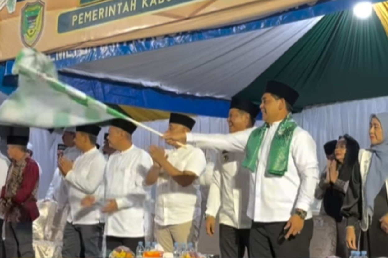 Ketua Komisi III DPRD Barito Utara Apresiasi Semangat Masyarakat dan Peserta Pawai Tanglong Iduladha 1447 H