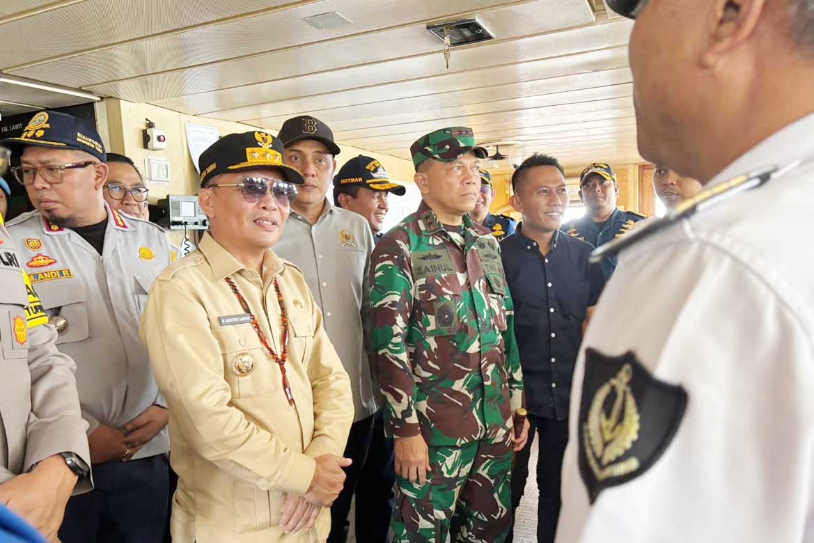 Gubernur Kalteng Tinjau Langsung Kesiapan Arus Mudik di Bandara H. Asan dan Pelabuhan Sampit