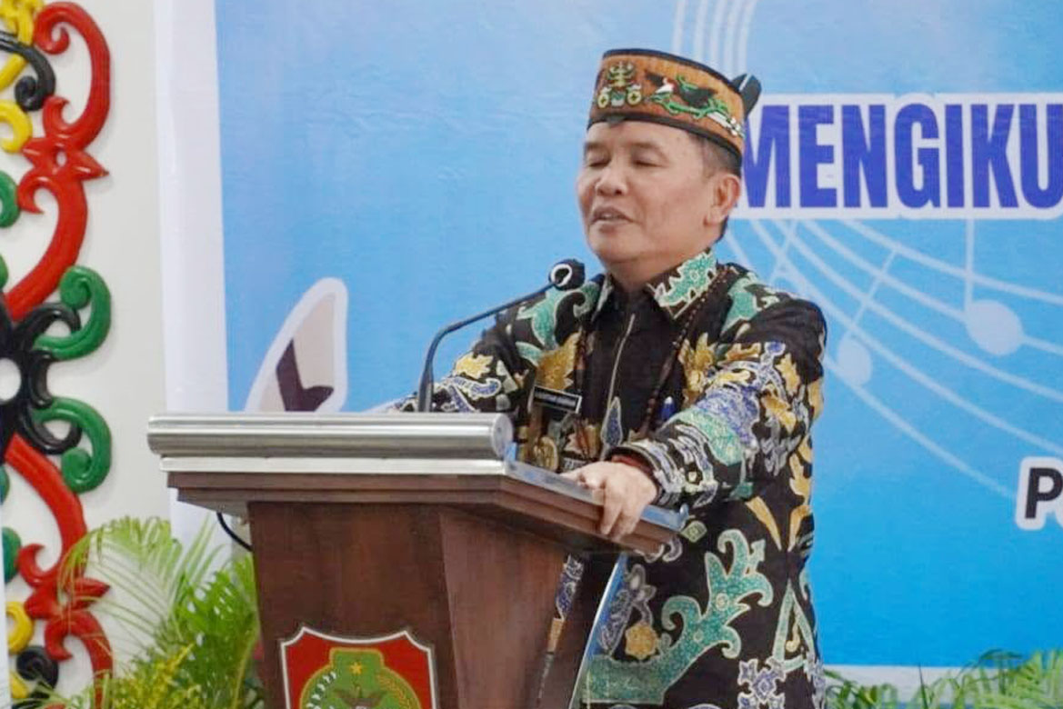 Gubernur Serukan Semangat Isen Mulang Saat Lepas Kontingen Kalteng Ikuti Pesparawi Nasional XIV di Manokwari