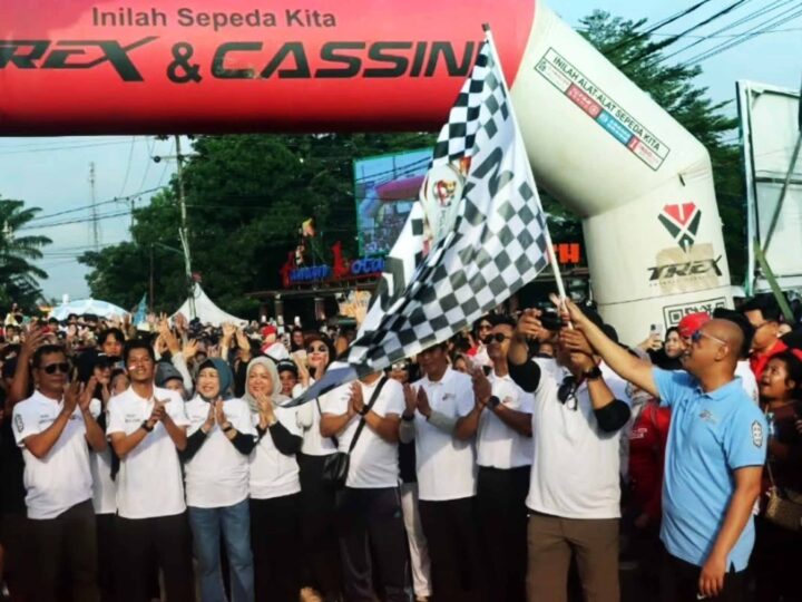 Perkuat Sinergi, Pimpinan DPRD Barito Utara Ikuti Jalan Sehat dan Senam Bersama Peringatan Hari Bhayangkara ke-80