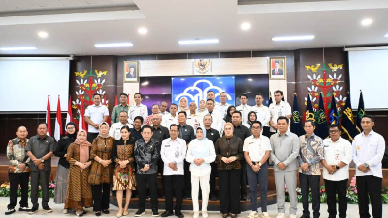 Sinkronkan Dua Naskah Akademik Raperda Inisiatif, Pimpinan dan Anggota DPRD Barito Utara Kunker ke Kemenkum Kalteng