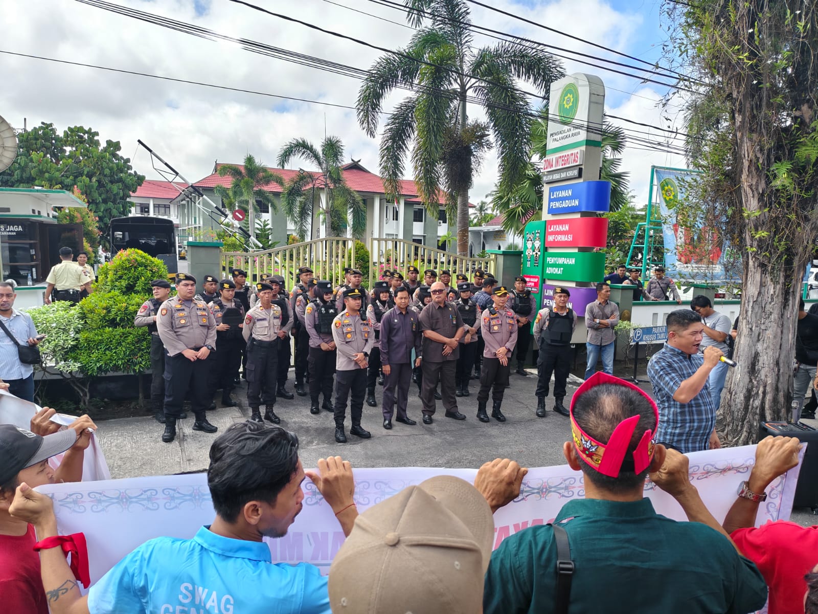 Polresta Palangka Raya Kerahkan 75 Personel Amankan Aksi Damai Masyarakat Adat Kalimantan