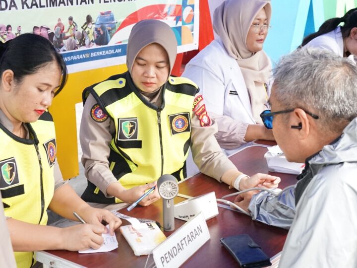 Rumkit Bhayangkara Hadir di Tengah Keramaian CFD, Warga Manfaatkan Layanan Kesehatan Gratis