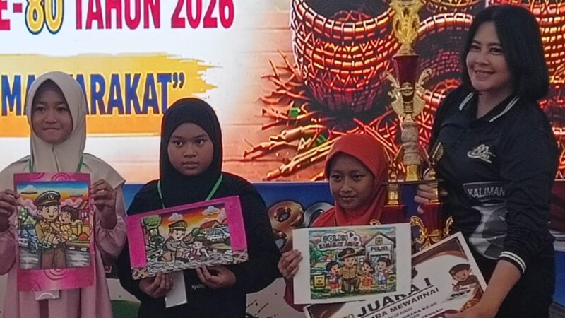 Ratusan Warga Ikuti Lomba Anyaman Rotan dan Seni Anak dalam Festival Bhayangkara di Palangka Raya