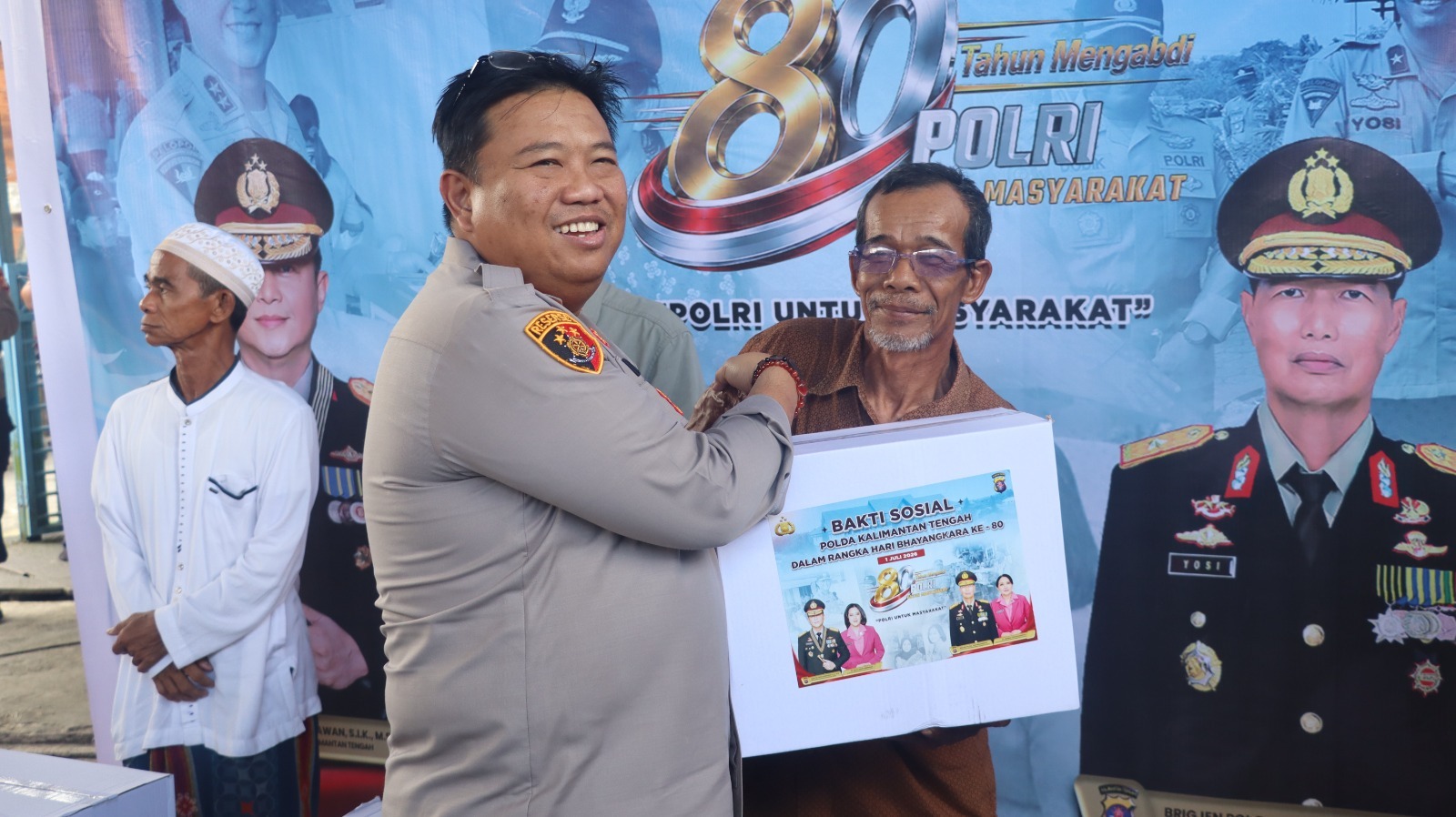 Jelang Hari Bhayangkara ke-80, Polresta Palangka Raya Salurkan Bantuan bagi Korban Kebakaran di Jalan Murjani