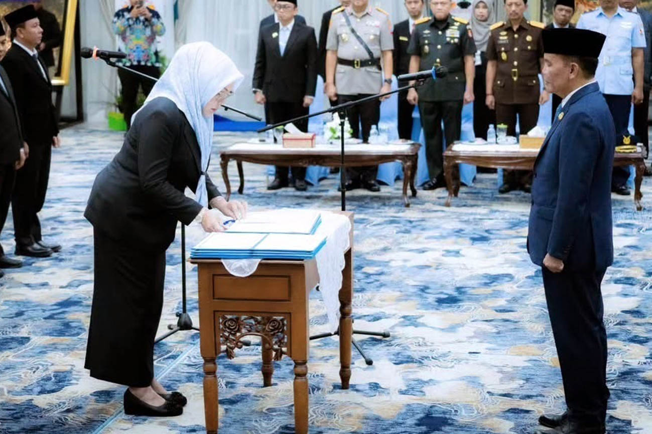 Gubernur Kalteng Lantik 8 Pejabat Pimpinan Tinggi Pratama, Adiah Chandra Sari Jabat Kepala Diskominfosantik