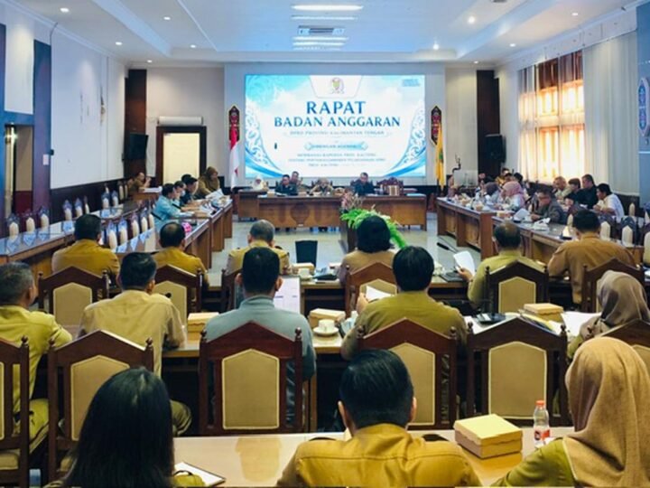 Pembahasan Raperda Pertanggungjawaban Pelaksanaan APBD 2025 oleh Banggar DPRD Bersama TAPD Kalteng
