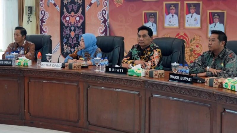 Hadiri Konsultasi Publik Pengadaan Tanah, Ketua DPRD Barut Dukung Pelebaran Jalan Yetro Sinseng dan Tumenggung Surapati