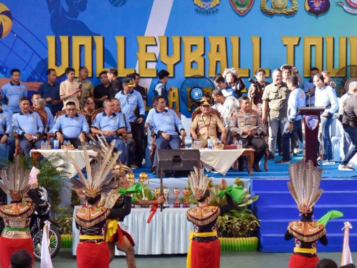 Gubernur Kalteng Buka Turnamen Bola Voli Kapolda Cup II Tahun 2026, Momentum Perkuat Persatuan dan Semangat Sportivitas