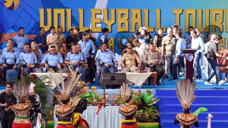Gubernur Kalteng Buka Turnamen Bola Voli Kapolda Cup II Tahun 2026, Momentum Perkuat Persatuan dan Semangat Sportivitas