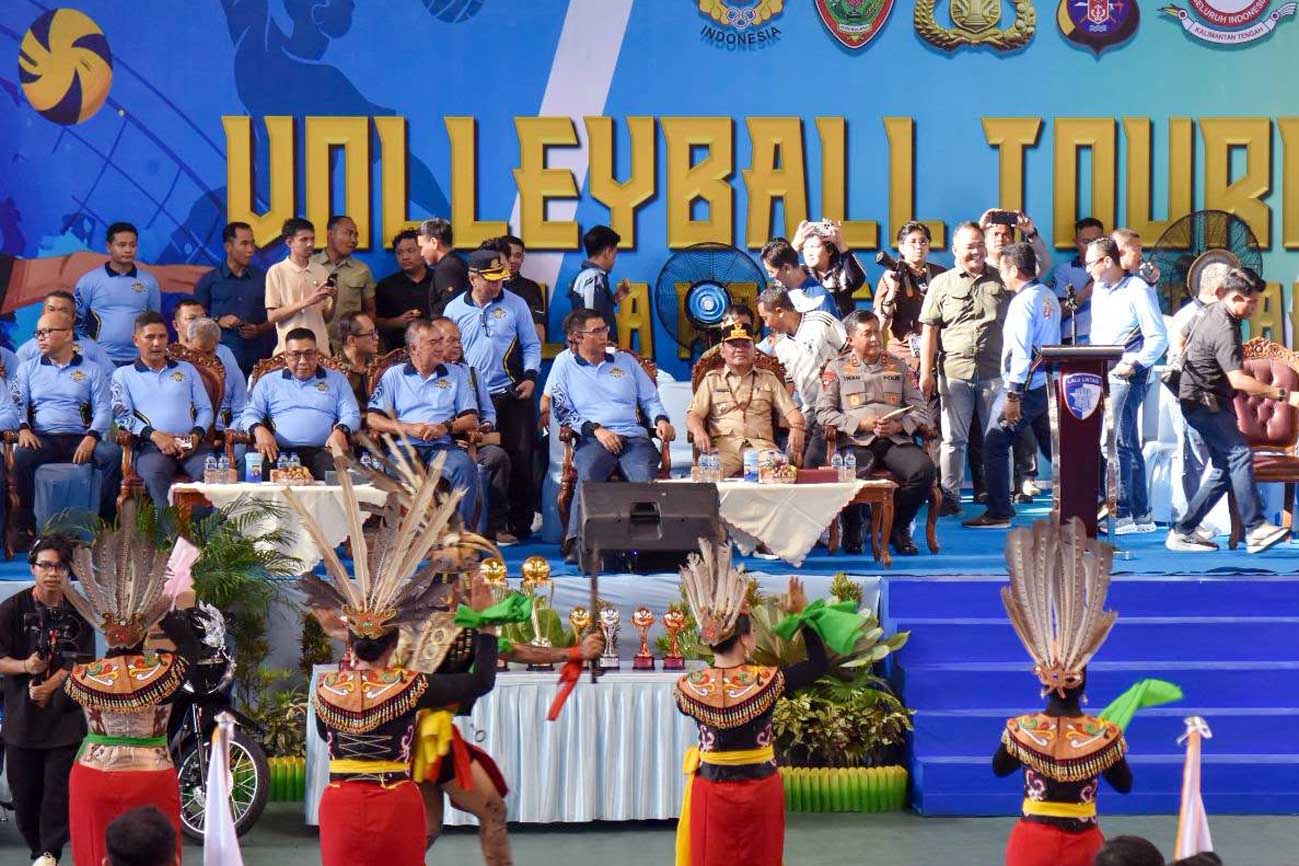 Gubernur Kalteng Buka Turnamen Bola Voli Kapolda Cup II Tahun 2026, Momentum Perkuat Persatuan dan Semangat Sportivitas