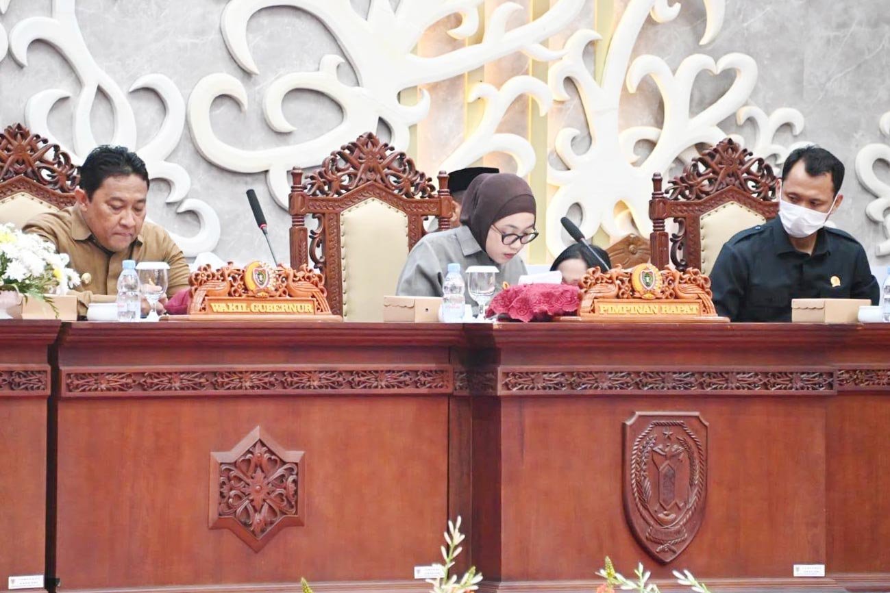 Wagub Sampaikan Jawaban Gubernur Kalteng atas Pemandangan Umum Fraksi DPRD terhadap Raperda Pertanggungjawaban APBD 2025