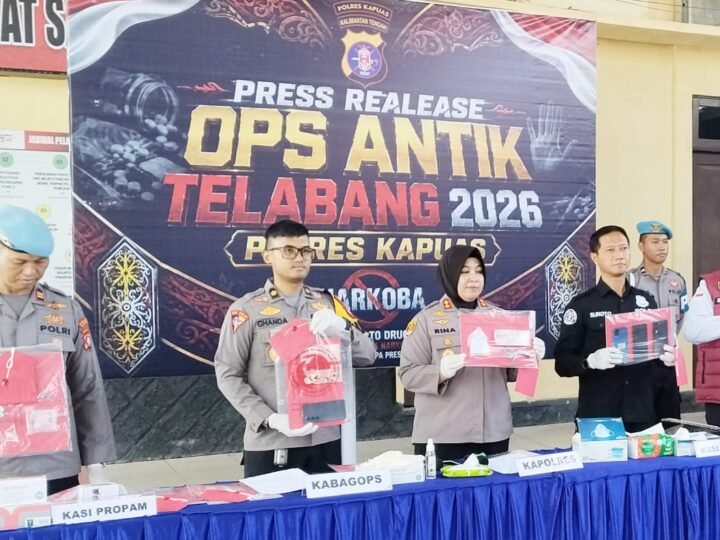 Polisi Bongkar Jaringan Narkoba di Kapuas, Delapan Tersangka Ditangkap dengan Barang Bukti Hampir 50 Gram Sabu