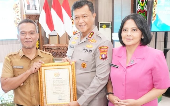 HUT ke-27 PP Polri, Bupati Kapuas Terima Penghargaan Satya Lencana Karya Nusa